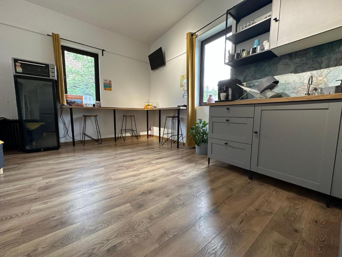 Valea Doftanei Glamping 豪華帳篷